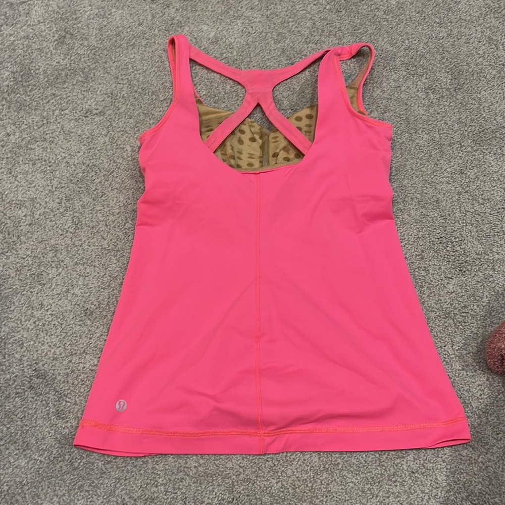 Lululemon - Picture 2 of 3